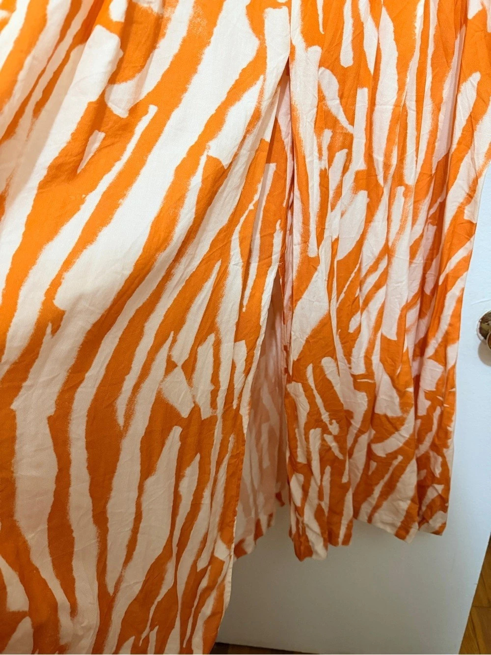 H&M Orange Cream Abstract Print Flowy Maxi Dress Size L - Picture 11 of 16